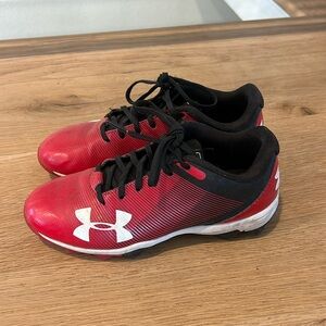 Under Armour cleats size 2.5 youth